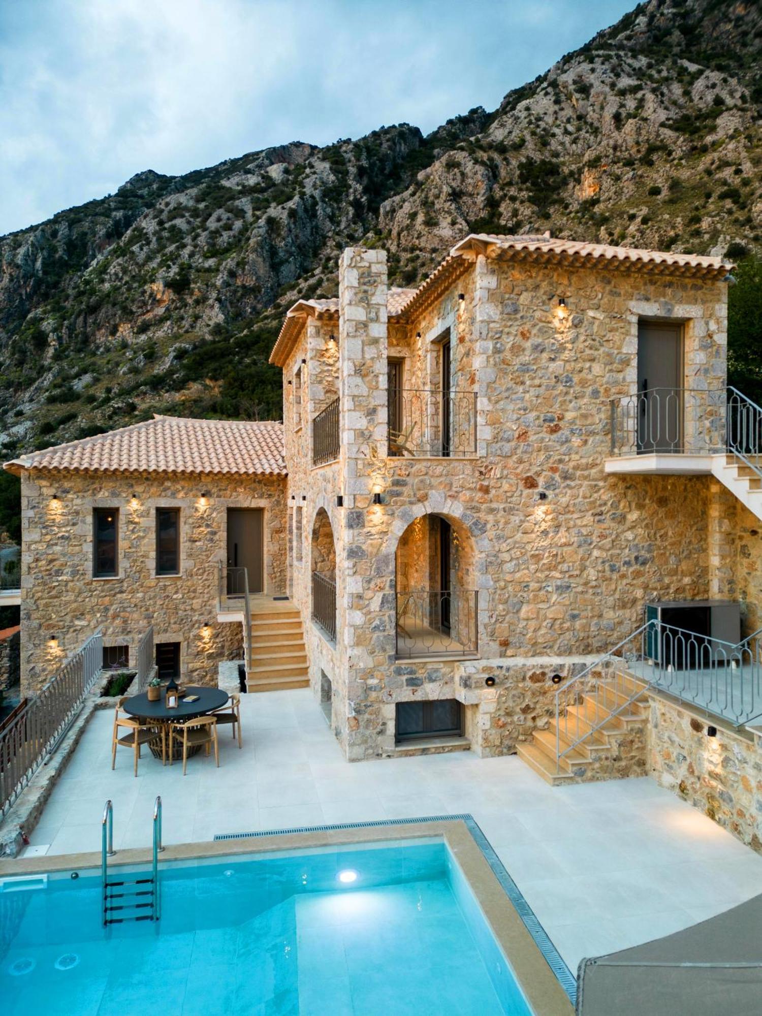 Orithyia Prime Living Villa Kalamata Bagian luar foto