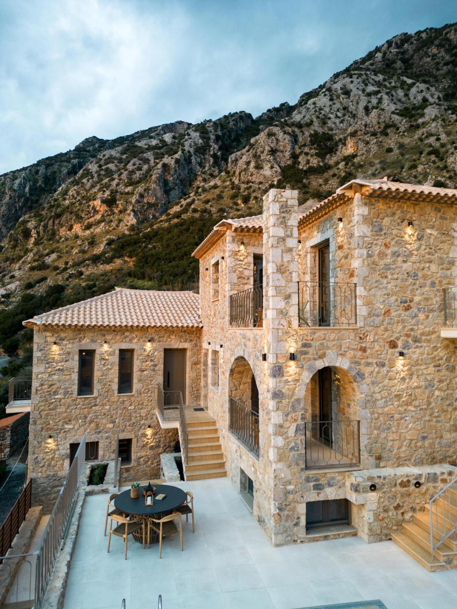 Orithyia Prime Living Villa Kalamata Bagian luar foto