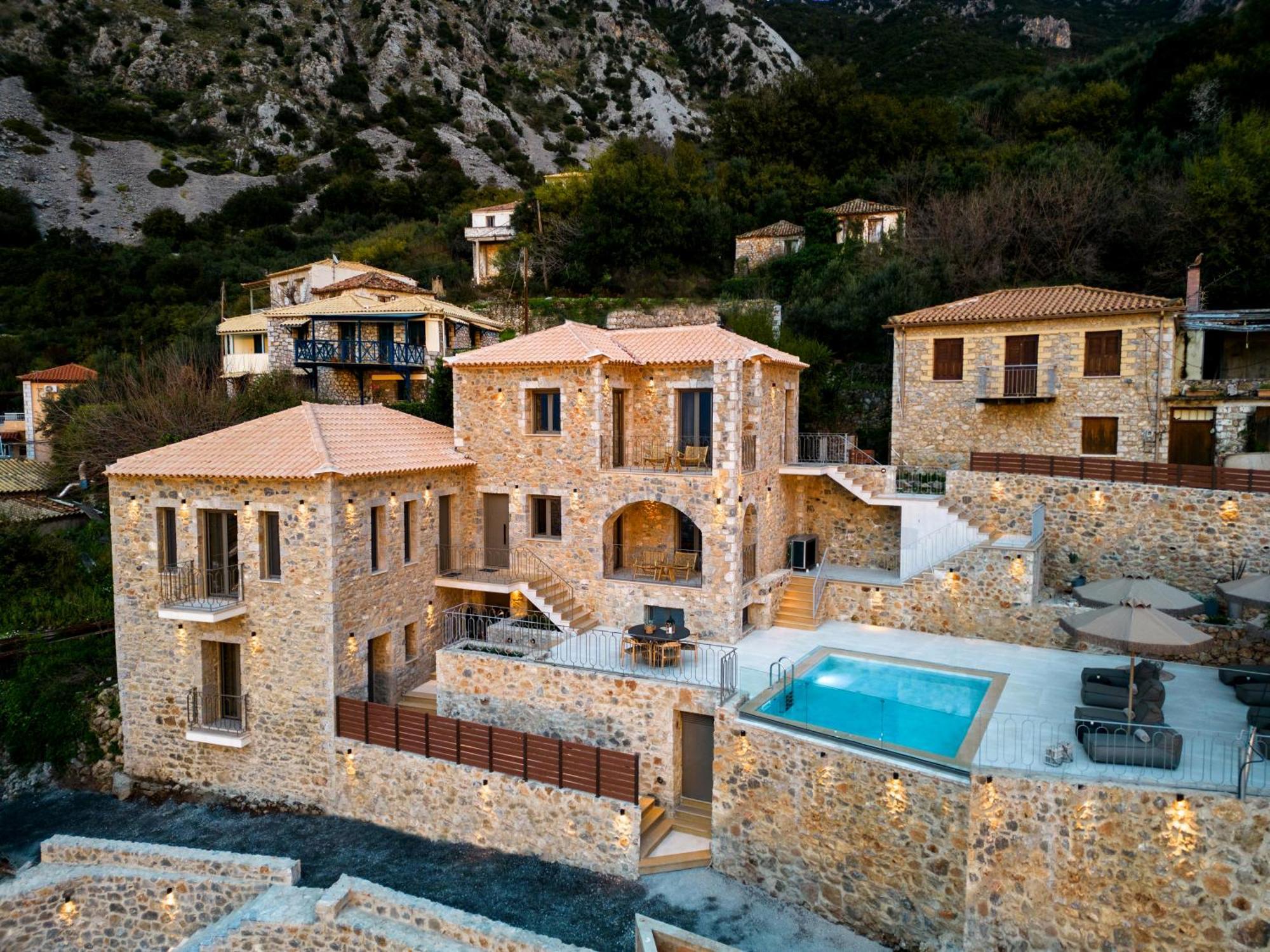 Orithyia Prime Living Villa Kalamata Bagian luar foto