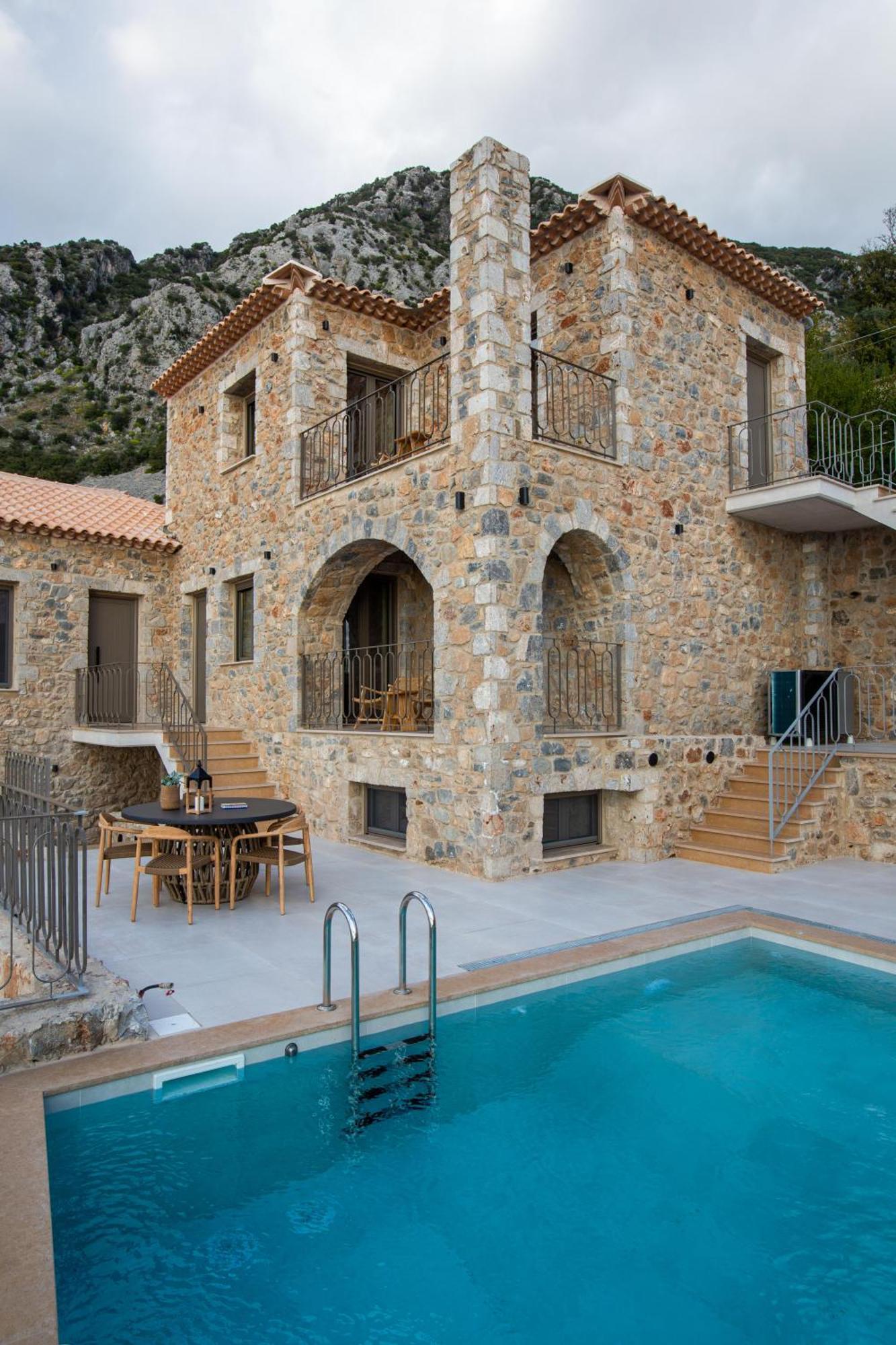 Orithyia Prime Living Villa Kalamata Bagian luar foto